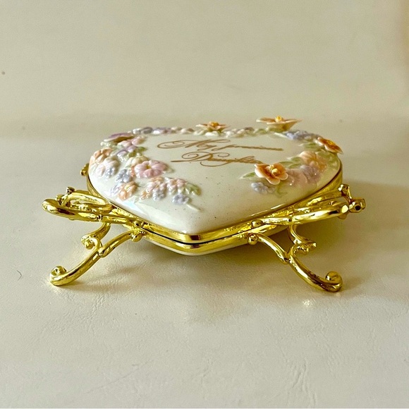 Floral Heart-Shaped Jewelry Box with Gold Accents - Picture 11 of 12